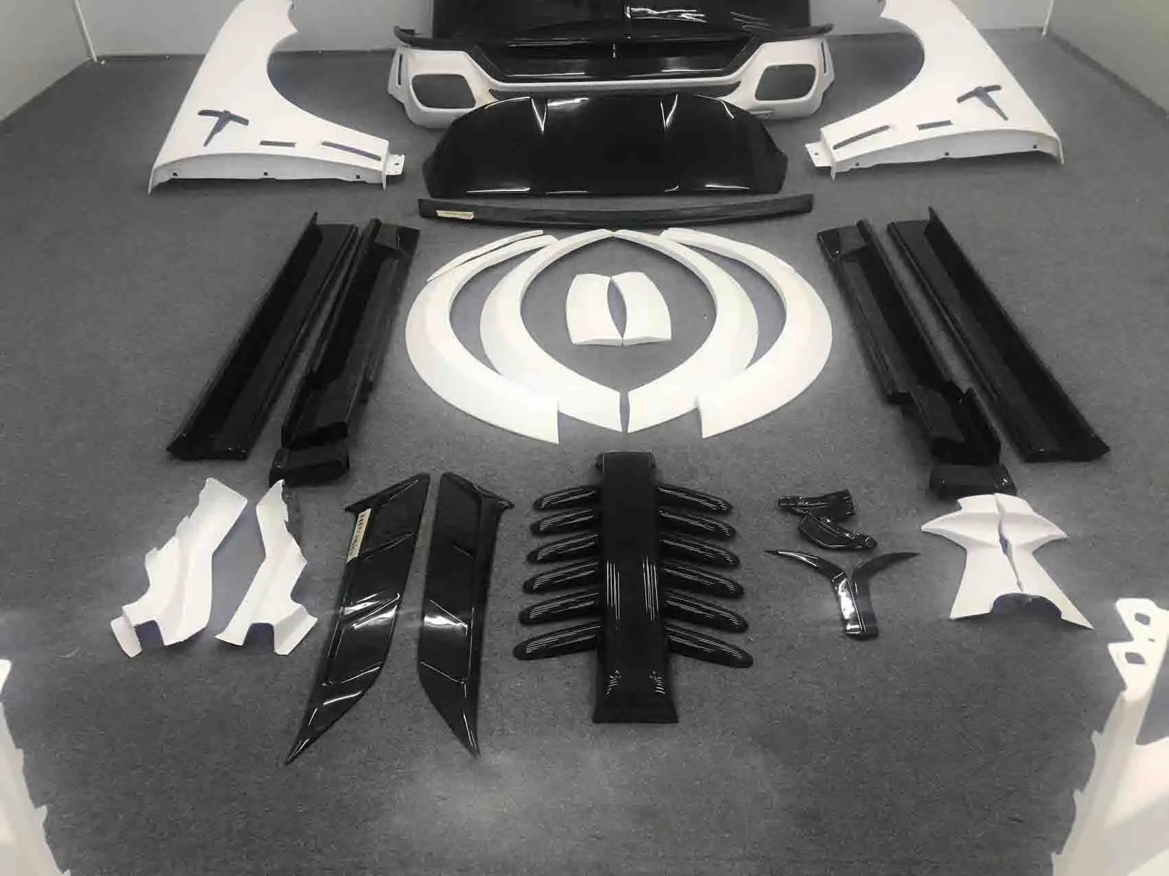 Upgrade to MSY Style Dry Half Carbon Fiber Bumpers Fender Side Skirt Hood  Full Set Body Kit for  Cullinan